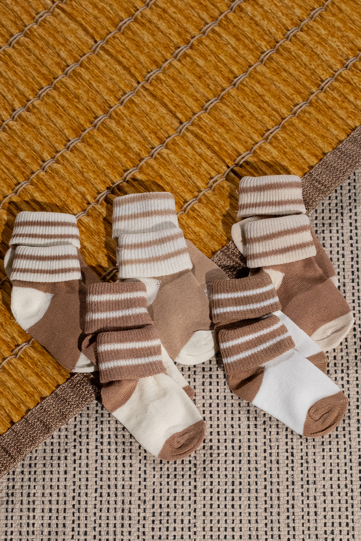 5'Li Toprak Tonları Çizgili Kutulu Yenidoğan Unisex Bebek Çorap Seti Pamuklu
