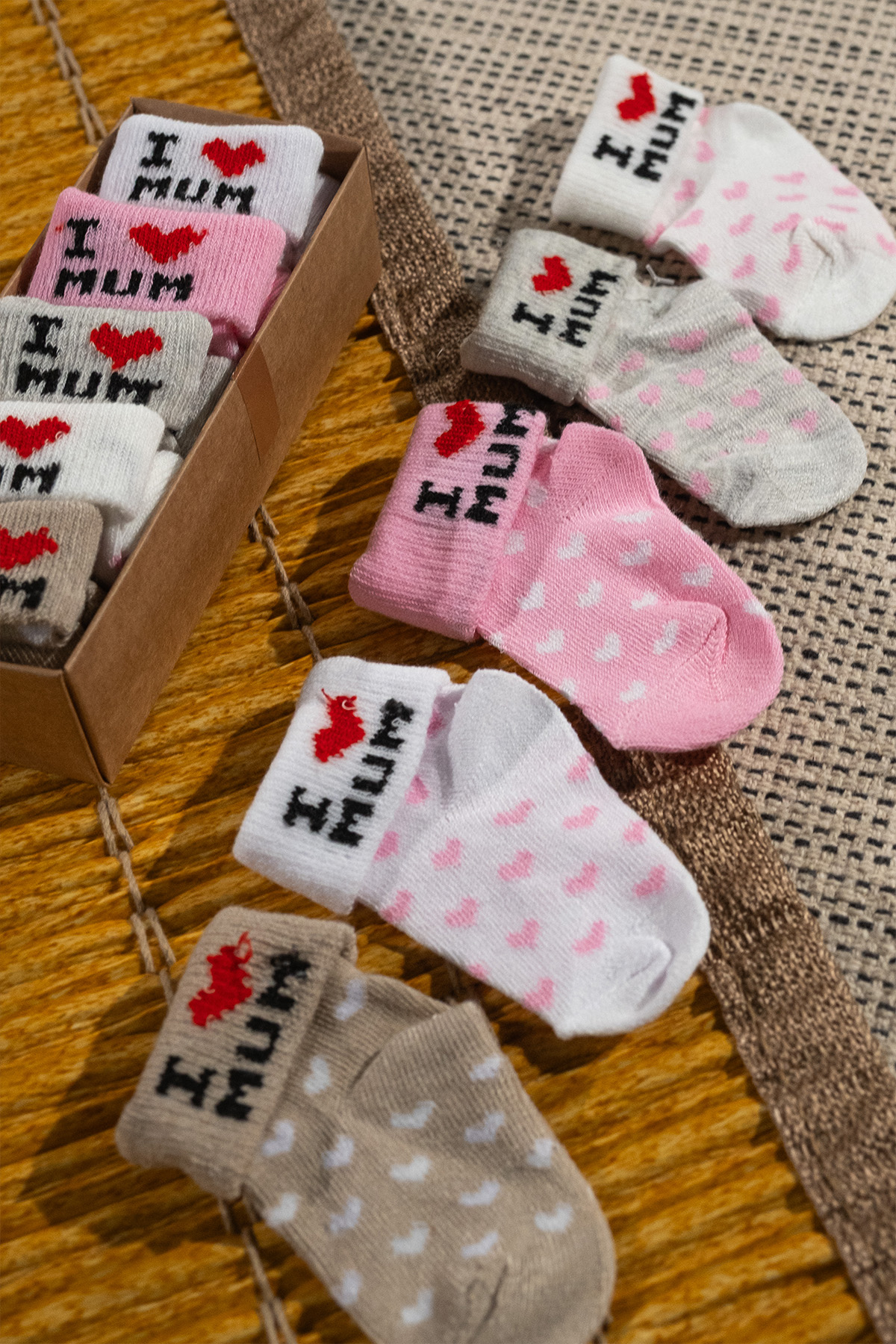 5'li I Love Mum Yazılı Kalp Desenli Kutulu Kız Bebek Çorap Seti Pamuklu